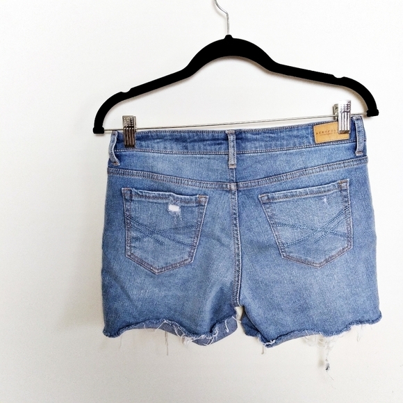 Aeropostale Midi Distressed Light Wash Shorts Size 4 - Picture 2 of 6